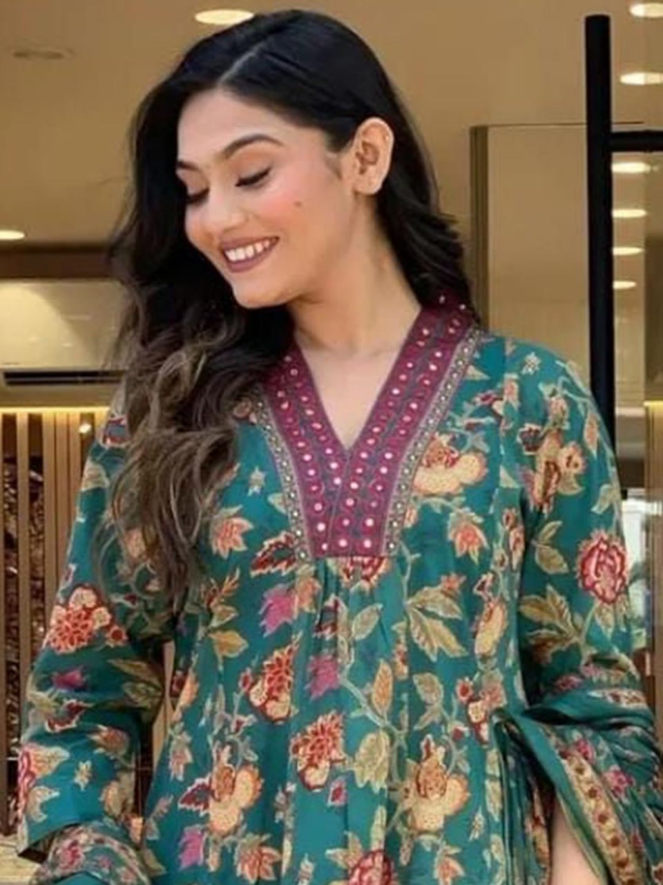 Elegant Green Printed Cotton Blend Kurta Set with Dupatta – SILKONIC