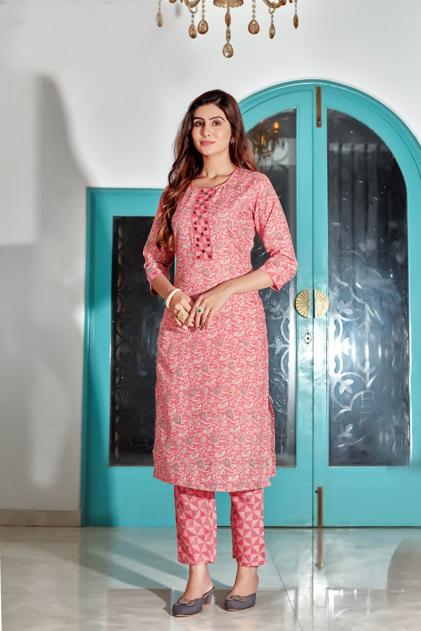 Elegant women's kurta with pant set – traditional Indian ethnic wear for festive and daily style