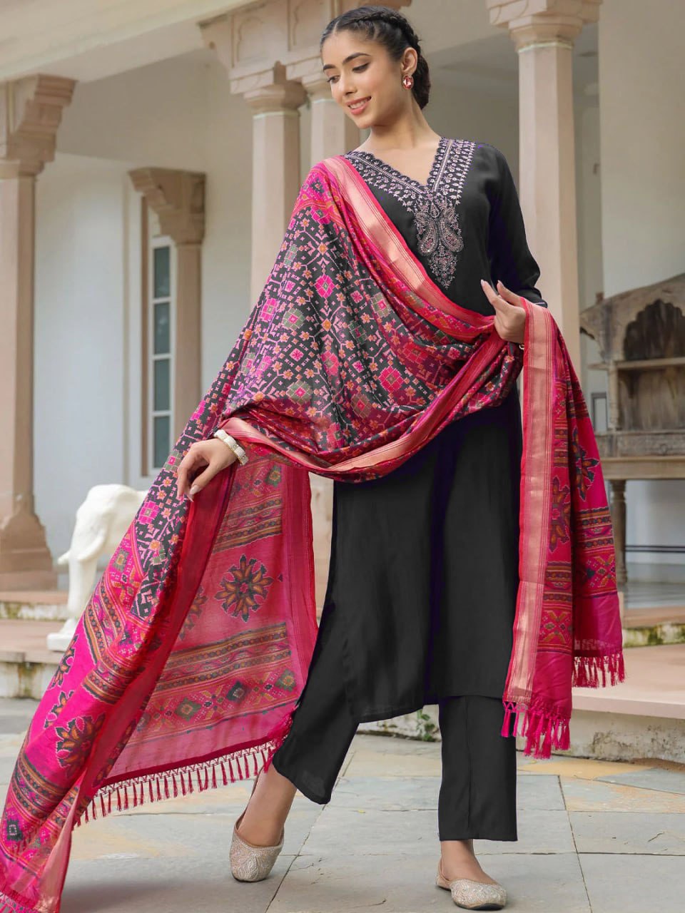 Noor Embroidered Black Ethnic Set