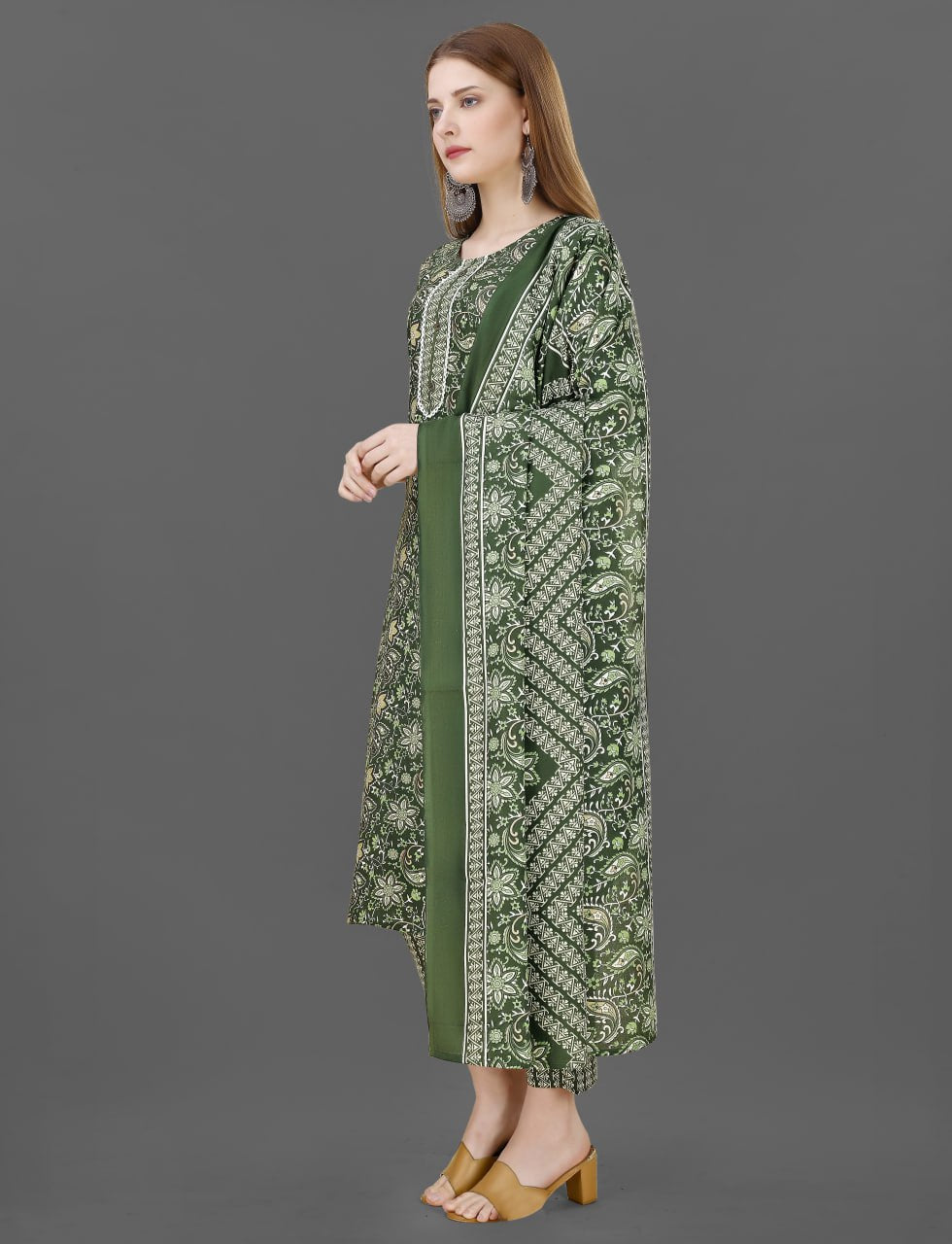 Elegant Green Floral Printed Cotton Blend Straight Kurta Set with Dupatta for Women